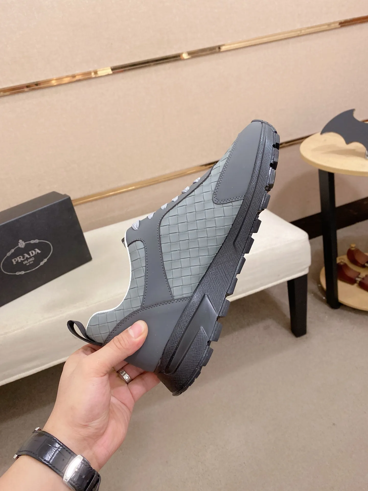 Men's men's shoes💰: 440💰[Prada～Prada] Trendy new styles are on the market. Same style as the official website. Counter quality. Original version. [Strong] [Strong] Imported selected first-layer cowhide. Comfortable and breathable sheepskin lining, fine workmanship, upper layer made of 100% pure cowhide, original last shape, comfortable on the feet, shoe sizes 38 to 44